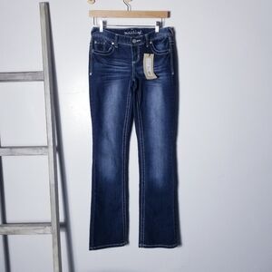NWT MAURICES SLIM BOOT JEANS SIZE 1/2 (APPROX 28 INCH WAIST)